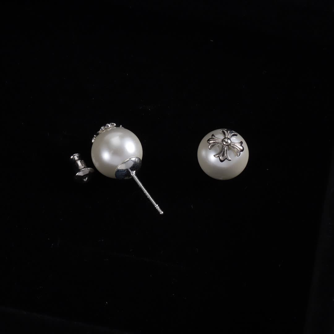 Chrome Hearts Classic Pearl Stud Earrings